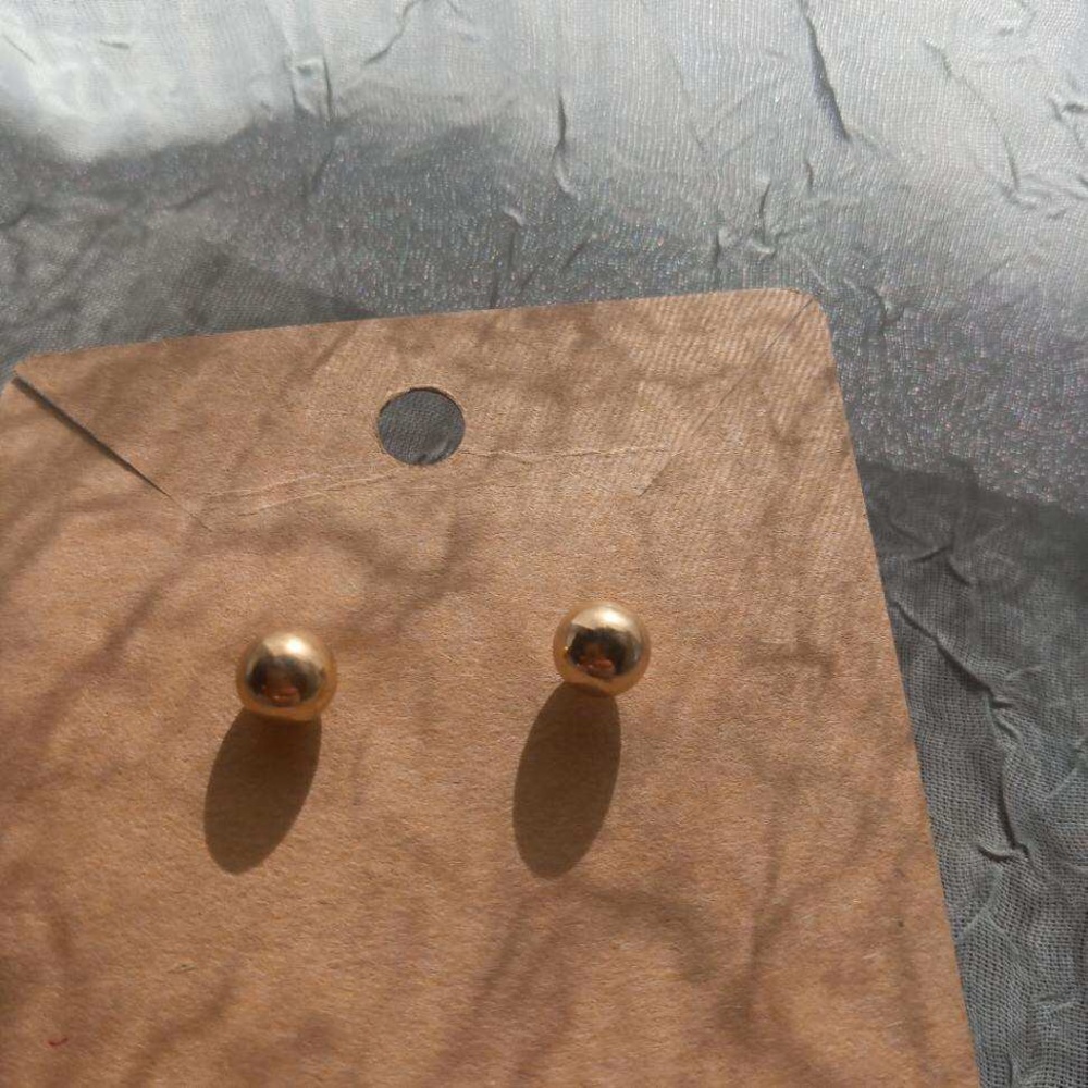 Gold earrings